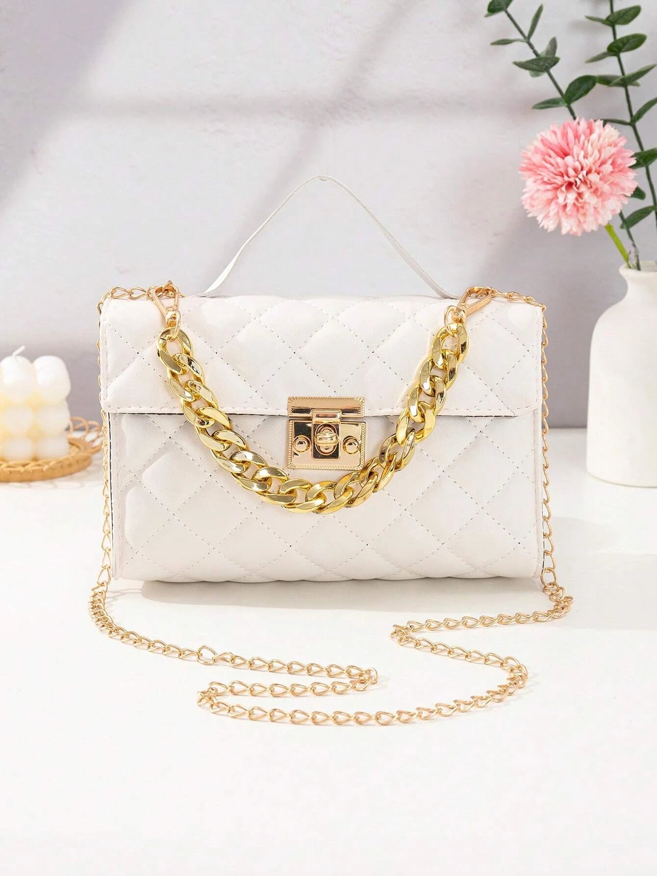 Quilted Square Bag Chain Decor Satchel Bag for Women Quilted Crossbody Bag Fashionable Chain Clutch Bag Shoulder Bag Square Bag Satchel Bag