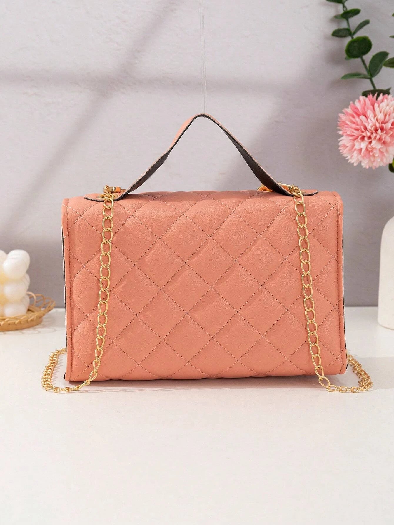 Quilted Square Bag Chain Decor Satchel Bag for Women Quilted Crossbody Bag Fashionable Chain Clutch Bag Shoulder Bag Square Bag Satchel Bag