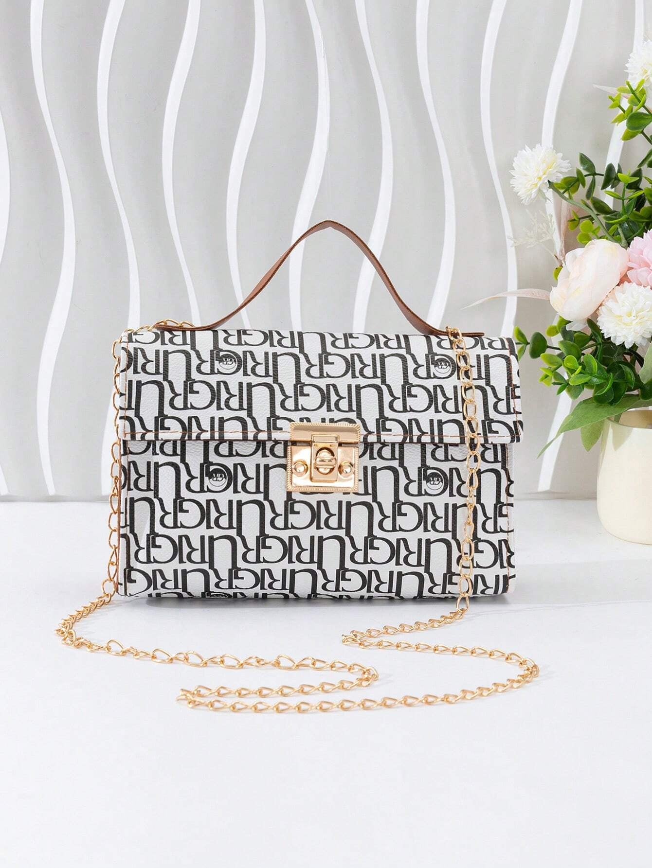 Quilted Square Bag Chain Decor Satchel Bag for Women Quilted Crossbody Bag Fashionable Chain Clutch Bag Shoulder Bag Square Bag Satchel Bag