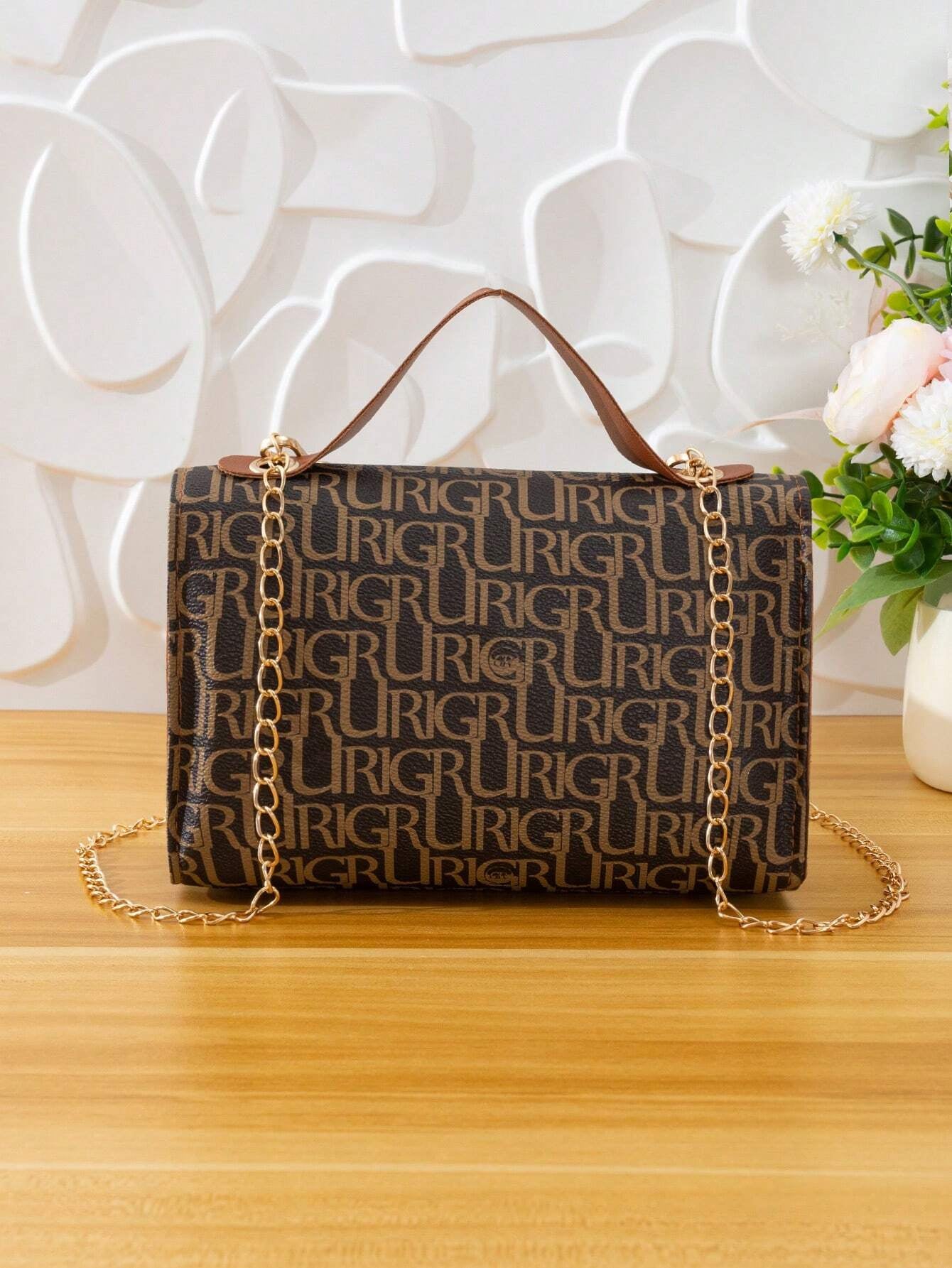 Quilted Square Bag Chain Decor Satchel Bag for Women Quilted Crossbody Bag Fashionable Chain Clutch Bag Shoulder Bag Square Bag Satchel Bag